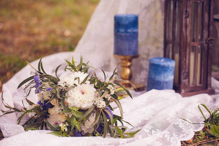 婚礼设置，鲜花，蜡烛