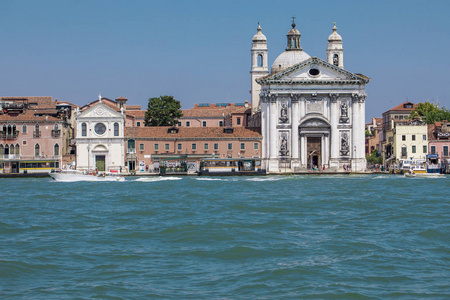意大利威尼斯运河上的一些建筑物