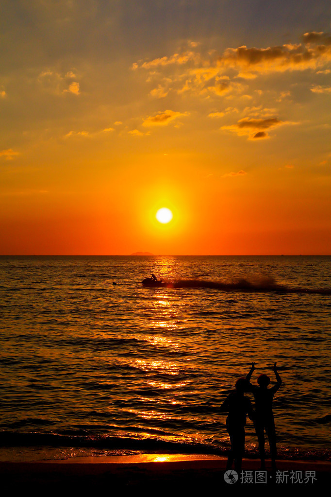 在泰国海边晚上