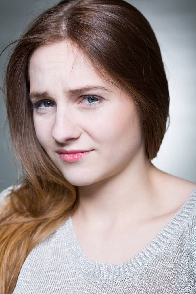 厌恶的年轻黑妞