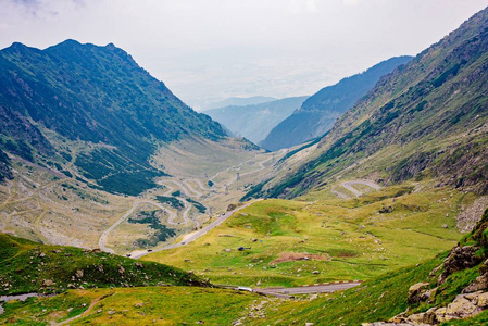 查看罗马尼亚 Transfagarasan 山路上