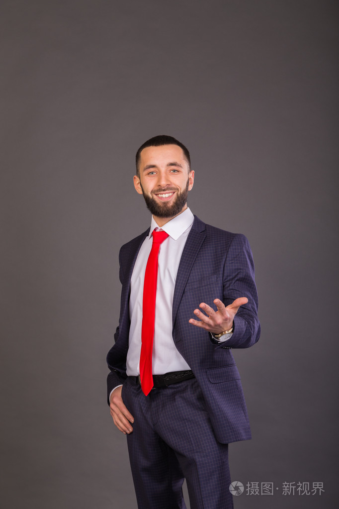 一个成功的男人,在一套西装