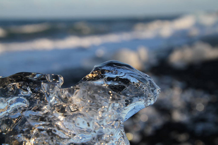 钻石海滩 jokulsarlon 冰岛. 在冰岛东南部的 jokulsarlon 海滩 钻石海滩 有黑色沙滩的冰岩石和冰山