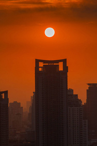 大太阳升起在曼谷城市天际线 城市景观日落