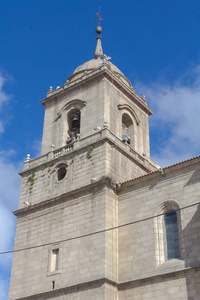 建立典型的西班牙北部的天主教教堂