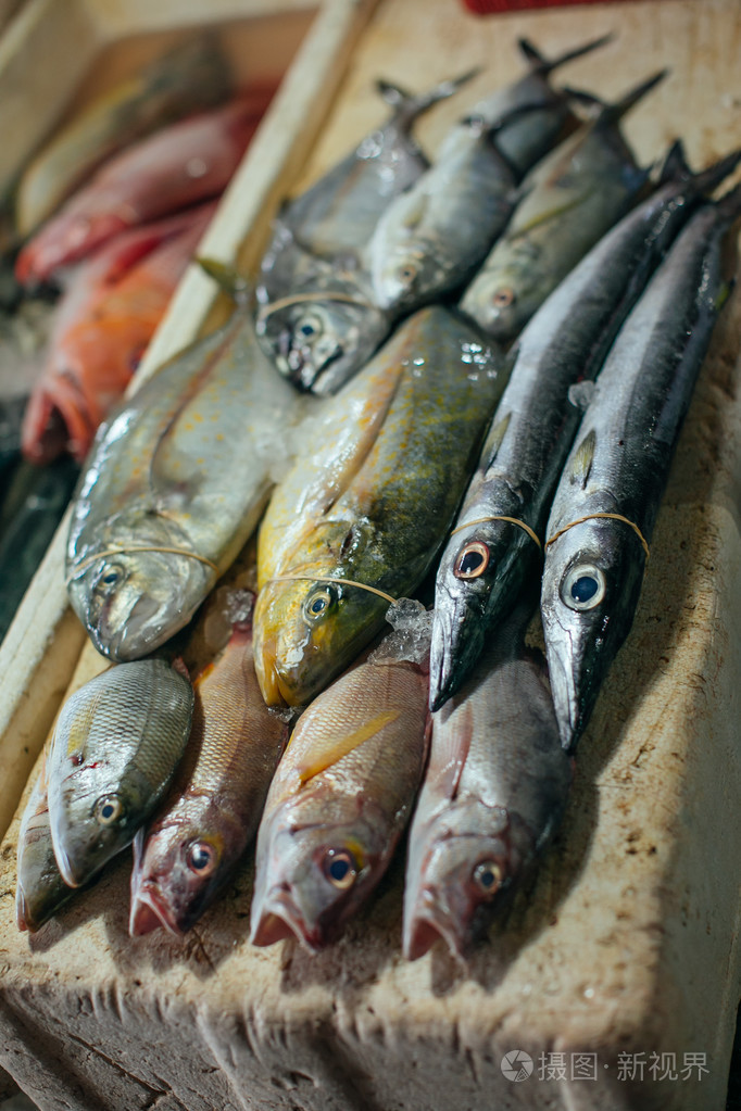 在鱼市场的海鲜.市场在巴厘岛的新鲜鱼类