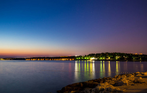 克罗地亚海岸日落后的蓝天