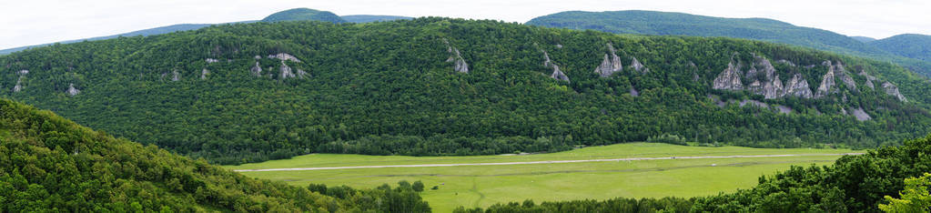 Bashkiria 山脉全景