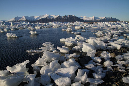 冰岛, Jokulsarlon 礁湖, 美丽的冷风景图片冰岛冰川泻湖湾。Jokulsarlon 冰川泻湖的冰山。Vatnajok