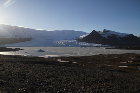 冰岛, Jokulsarlon 礁湖, 美丽的冷风景图片冰岛冰川泻湖湾。Jokulsarlon 冰川泻湖的冰山。Vatnajok