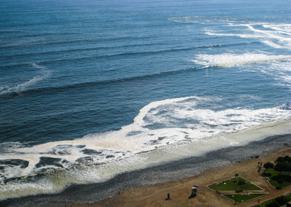 海浪和沙滩沙