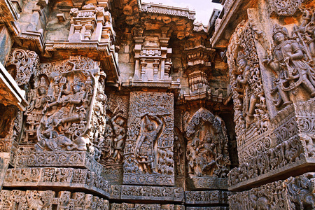 华丽的墙板浮雕描绘印度教神灵, 西区, Hoysaleshwara 寺, Halebidu, 卡纳塔, 印度