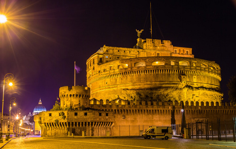 卡斯特在罗马的圣安杰洛的夜景