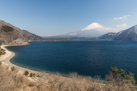 春季富士山和 Motosu 湖