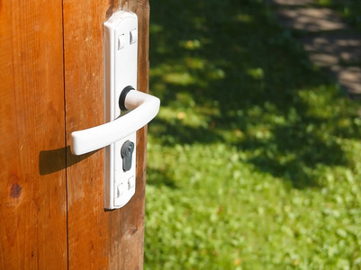 打开一扇门图片