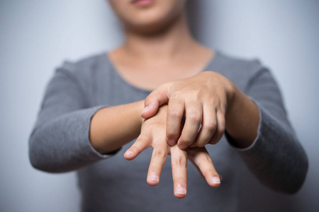 女性手抓包图片