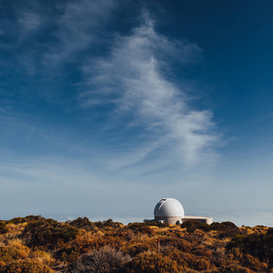 Teide 天文台天文望远镜在特内里费岛, 加那利群岛, 西班牙