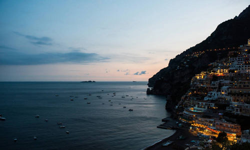 波西塔诺湾夜景