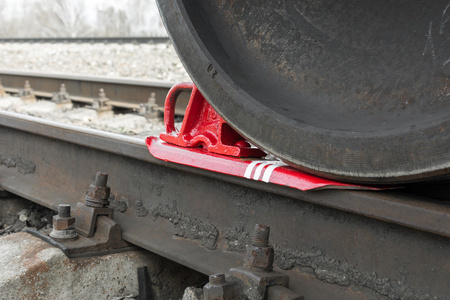 鞋撑轮火车铁路