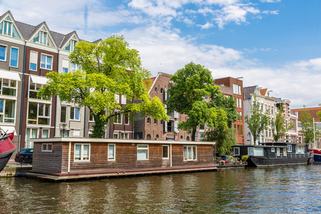 运河和桥在阿姆斯特丹