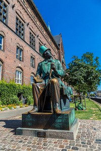 汉斯  基督徒安徒生雕像在哥本哈根