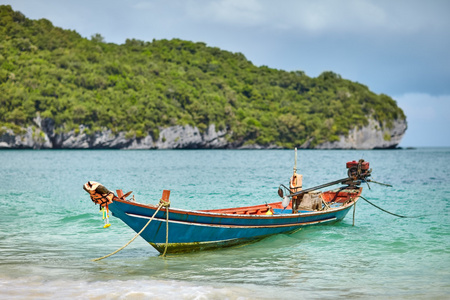 船在热带海滩，泰国