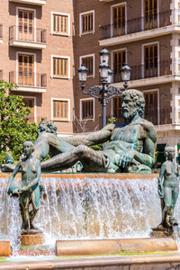 喷泉在 Valencia 力拓图里亚