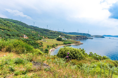 风景秀丽的蓝色和绿色风景。Kapidag 半岛 Erdek, 马尔马拉海海海岸, 土耳其