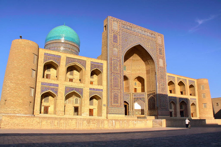 布哈拉，乌兹别克斯坦 Mir i 阿拉伯宗教学校