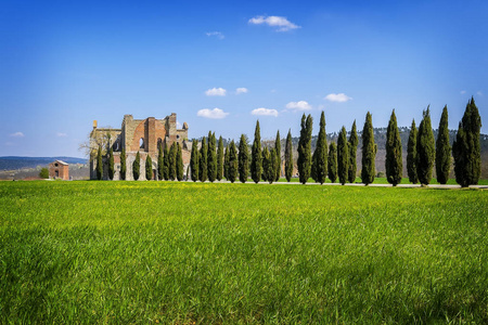 圣 Galgano 古修道院的圣 Galgano, 是一个 mirable 的例子, 罗马式建筑在托斯卡纳。Chiusdino