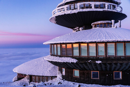 克尔科诺谢山山冬季 Snezka 山的山峰。Snezka, 克尔科诺谢山 mouintain。Snezka 山后, 在美丽的粉彩