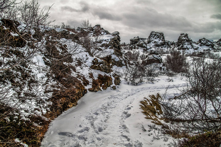 Dimmuborgir, 大面积的异常形状的熔岩场, Myvatn 以东, 冰岛。Myvatn 地区冰岛。Dimmuborgi