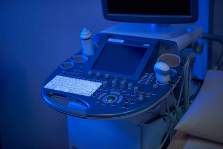 现代超声扫描仪在诊所