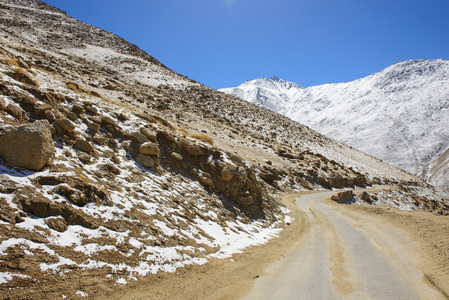 在喜马拉雅山的路