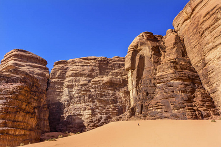 徒步旅行沙丘 Barrah Siq 月亮谷干河朗姆酒约旦