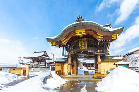 在高山古代日本城市的冬天