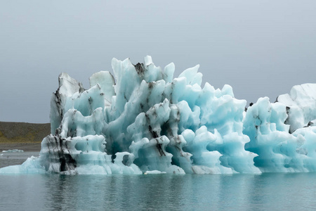 Jokulsarlon 冰川泻湖的冰山来自 Vatnajokull, 欧洲最大的冰川