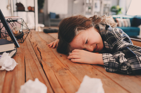 累了的概念图片