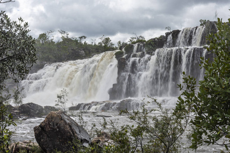 多美丽的塞拉多瀑布的自然景观, chapada dos veadeiros, 戈亚斯州