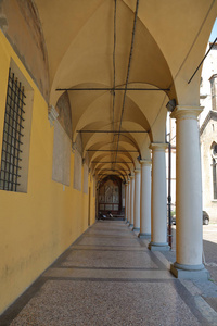 意大利博洛尼亚街头的建筑和建筑细节