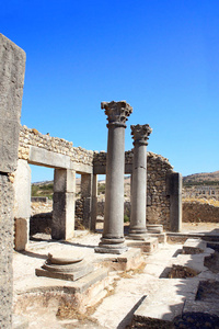 柱子在 Decumanus 的藿, 罗马城附近的梅克内斯, 毛里塔尼亚的古都。摩洛哥, 北非。联合国教科文组织世界遗产遗址