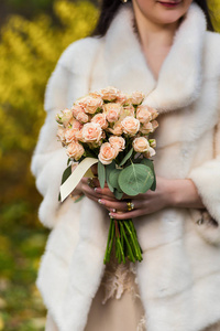新娘的花束, 妇女在婚礼前准备就绪