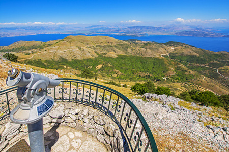 从顶部装载精髓，希腊的科孚岛的视图