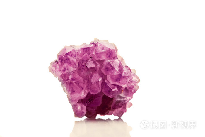 美丽的紫水晶德鲁特写白色背景 紫va照片 正版商用图片0qcu8f 摄图新视界
