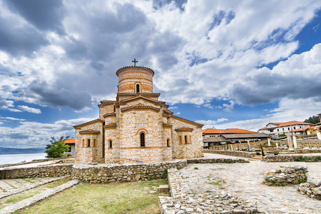 圣克莱门特教堂在奥赫里德的 Plaosnik 遗址。建于893年的广告, 2002年重建, 这是马其顿最受欢迎的旅游目的地之一