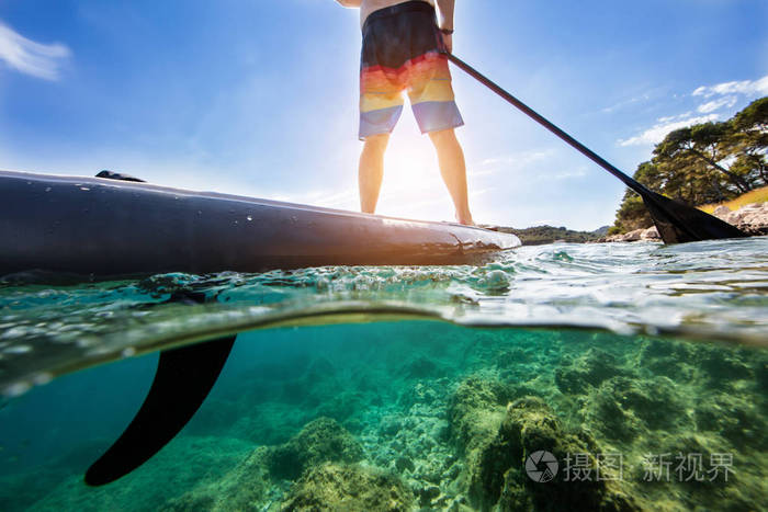 paddleboarding 是现代交通与水活动的一种方