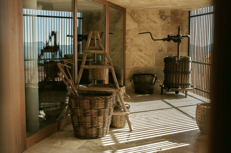 旧设备的酿酒照片