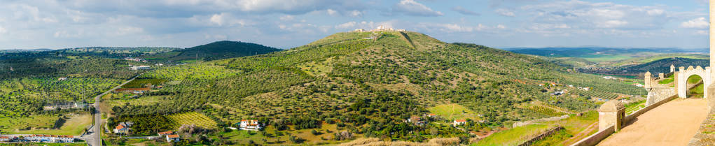 全景景观的 Elvas 与我们的堡垒视图