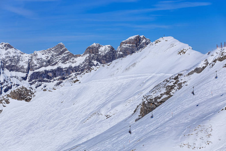 查看从山铁力士山位于瑞士的冬天
