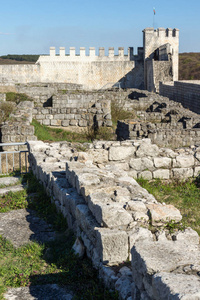 保加利亚 Shoumen 镇附近的 Shumen 要塞考古遗址